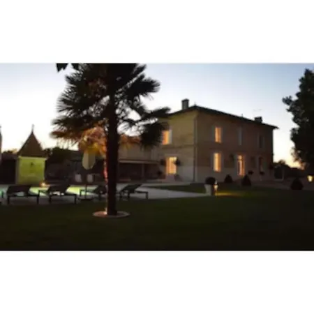 بيت للعطل Need To Speak With Agent